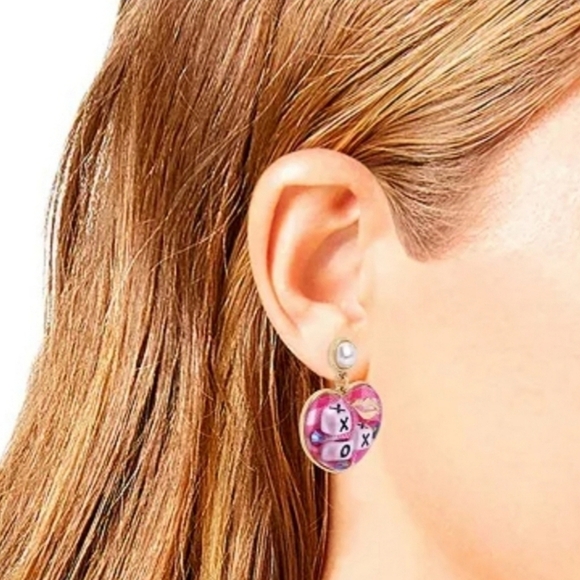 🔹️ Betsey Johnson🔹️ XOX heart drop earrings - Picture 3 of 3